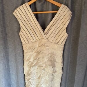Gold Adrianna Pappel cocktail dress size 6